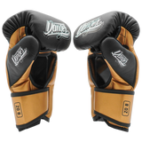 Guantes Danger de Cordón Negro Dorado Edicion Victor Belfort